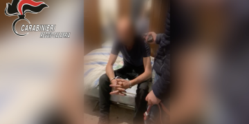 Ammanettato e minacciato con la pistola: l’inferno delle vittime della banda del terrore a Gioia Tauro – VIDEO