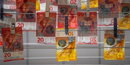 I milioni in Svizzera e la fondazione religiosa come garante. Giallo finanziario all’ombra del clan Iamonte