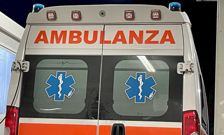 Scontro sulla statale 18 nel Cosentino, ferite tre persone