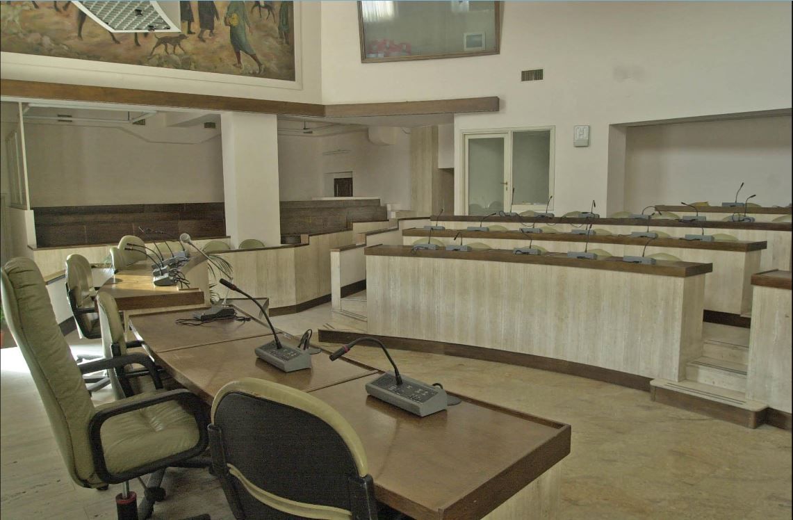 Rifiuti Eni a Crotone, appello di 15 consiglieri: «Consiglio comunale urgente»