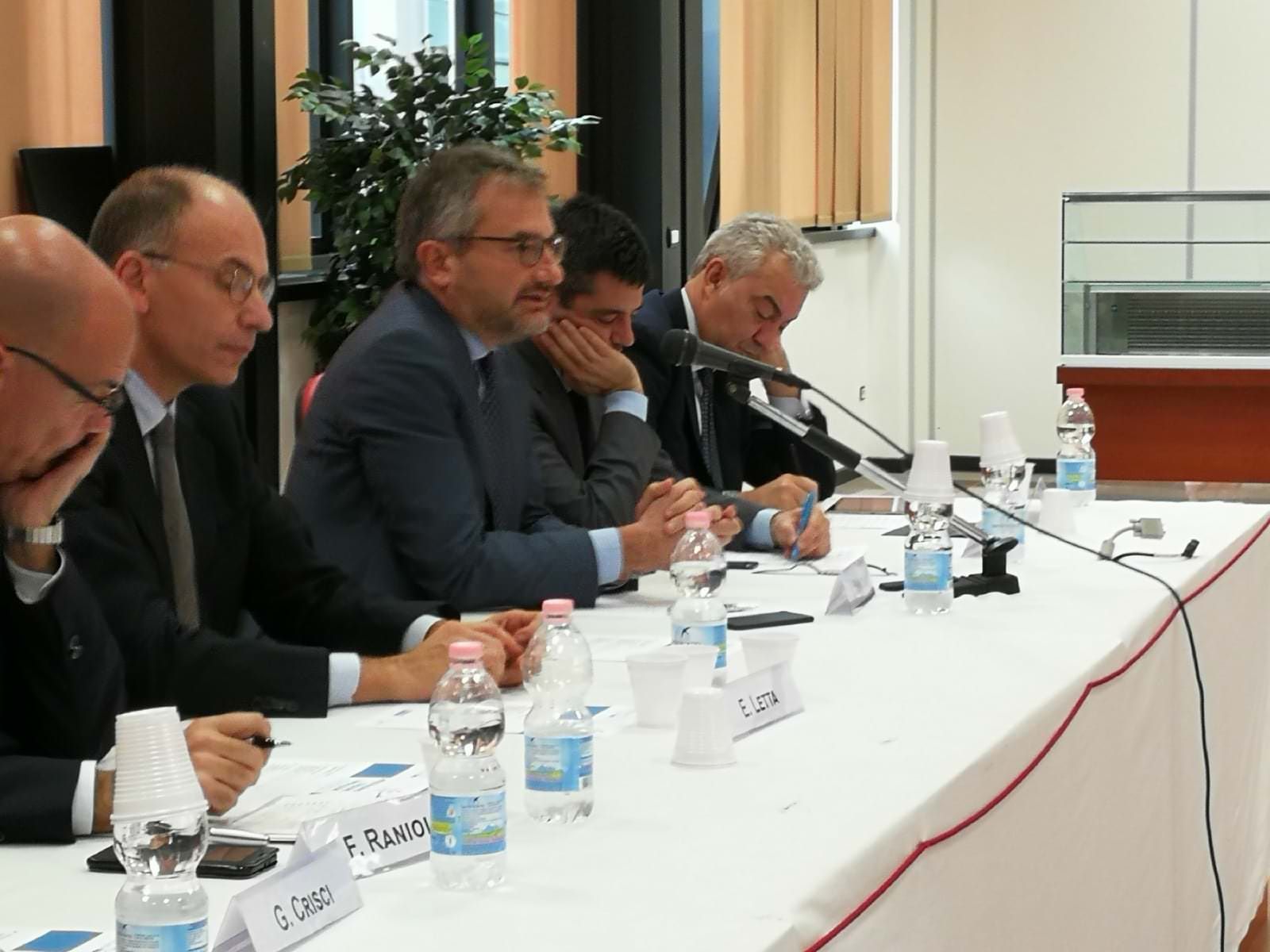Letta all’Unical: «Servono professionisti della politica, non politici di professione»
