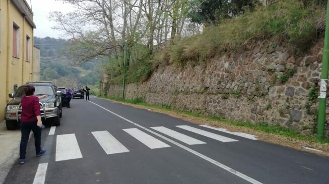 Scappa dalle fiamme ma precipita in una scarpata: grave un 49enne nel Vibonese