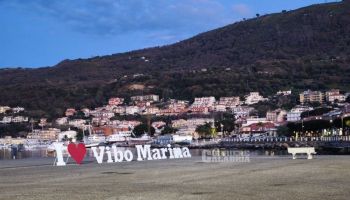 Porto di Vibo, al via la demolizione dell’ex Civam