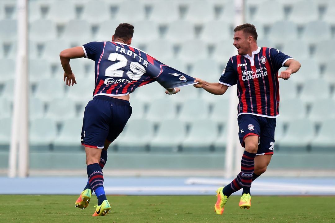 Trotta resta a Crotone per un altro anno