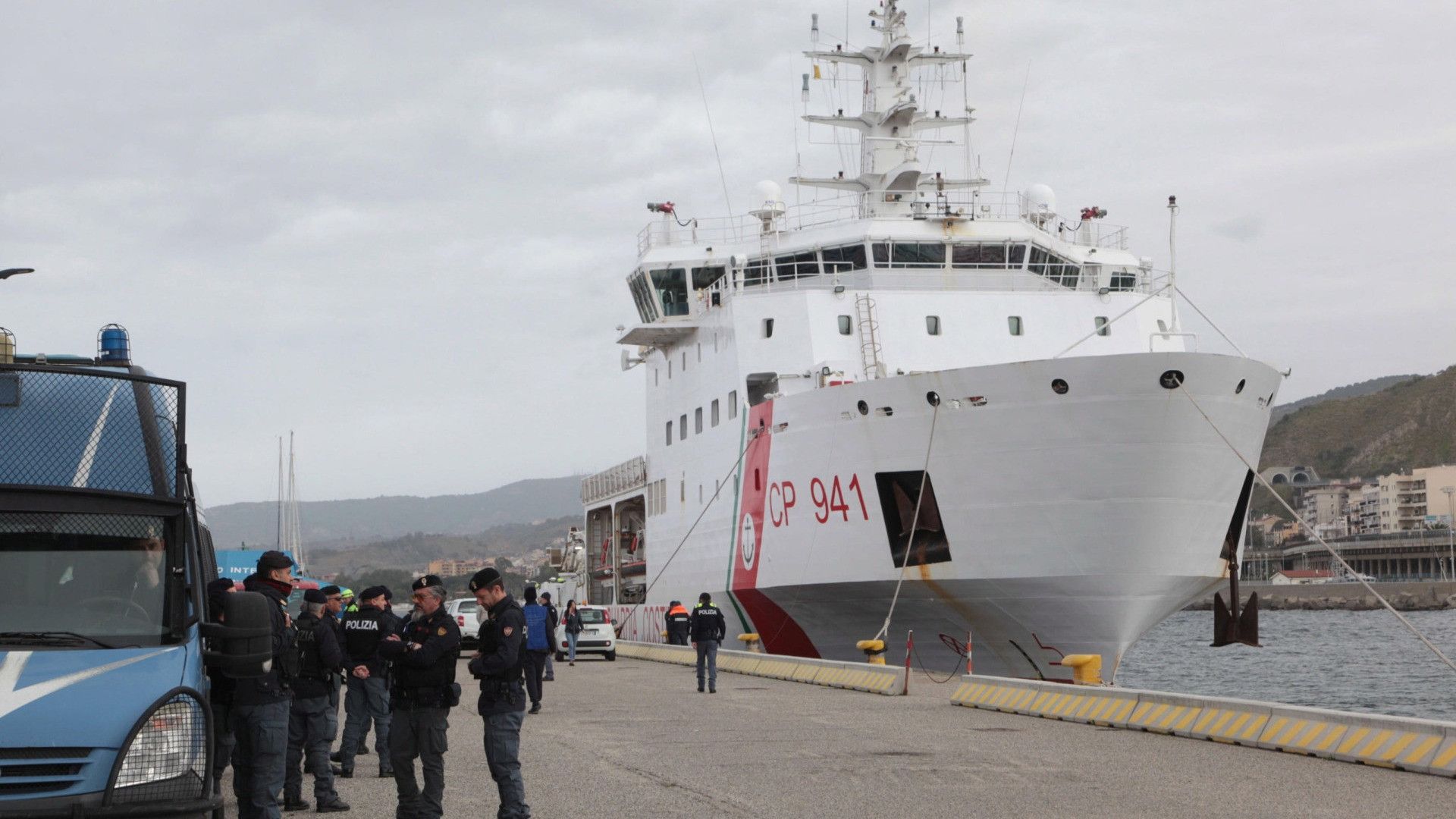 A Reggio Calabria 350 migranti provenienti da Lampedusa