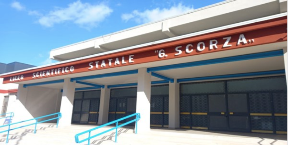 Preside aggredito, la solidarietà dei dirigenti scolastici: «Stato vittima ma anche responsabile»