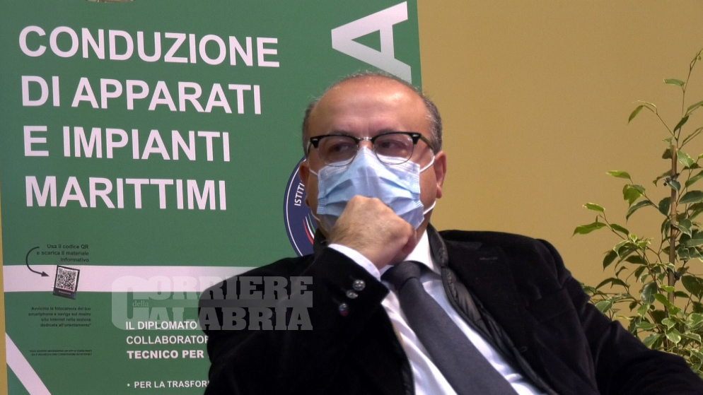Consumismo, profitto e indifferenza. Il monito di Curcio sull’inquinamento: «Agire a giugno non serve»