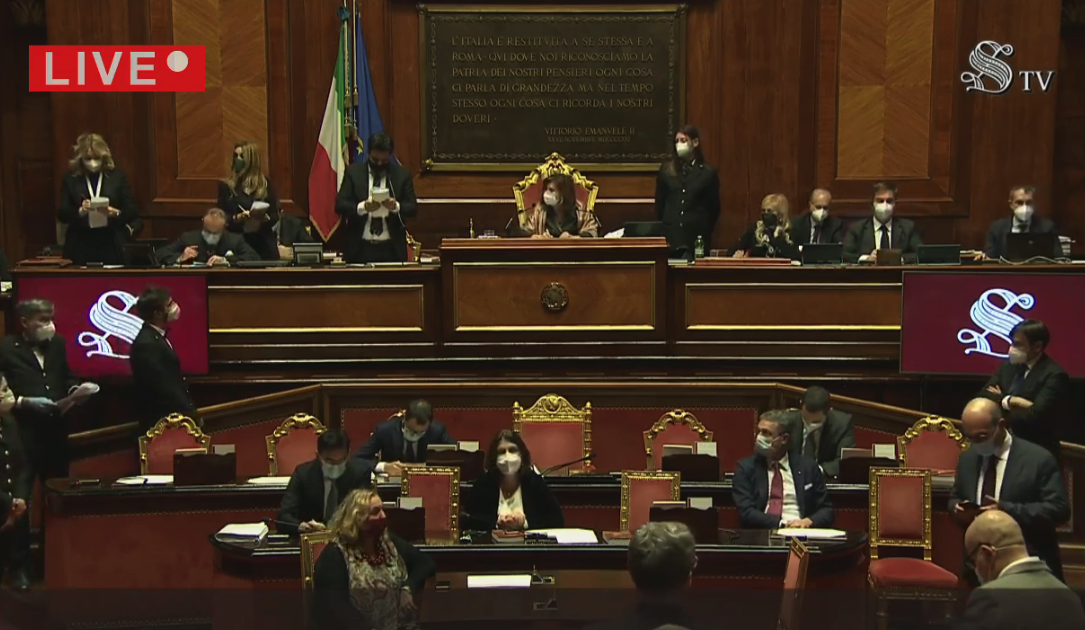 Il governo Conte si salva e ottiene la fiducia in Senato, 156 i voti favorevoli