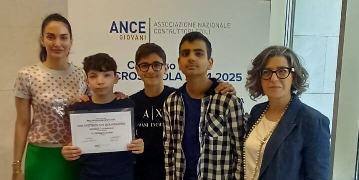 Macroscuola, il “Papanice-Alfieri” di Crotone conquista il secondo posto nazionale