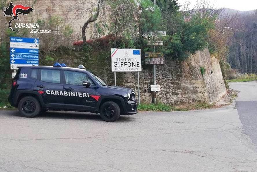 Giffone, spari contro l'auto dello zio: arrestato dai Carabinieri
