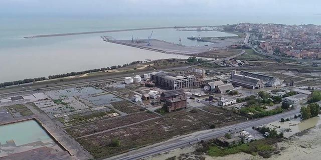 Possibile danno ambientale nell’area industriale di Crotone, ora valuterà il ministero