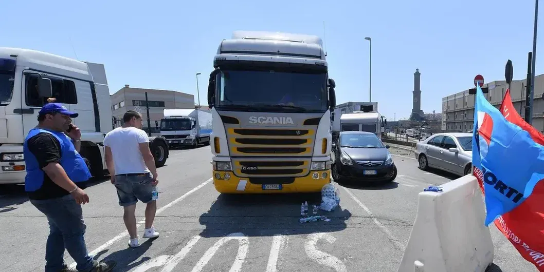 Il governo convoca gli autotrasportatori per il 27 ottobre