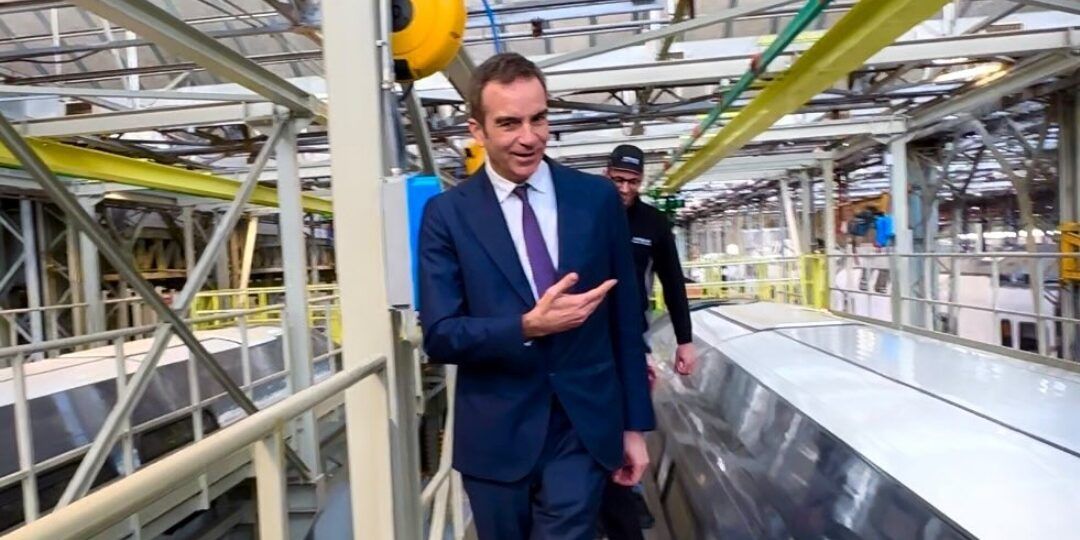 Occhiuto visita la Hitachi a Reggio: un’eccellenza di cui siamo orgogliosi – VIDEO