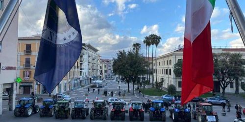 protesta trattori a cosenza 2