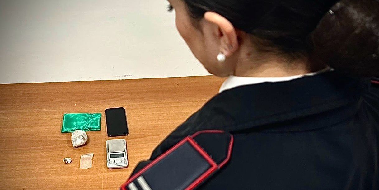 Spaccio di droga, 19enne arresto a Lamezia Terme