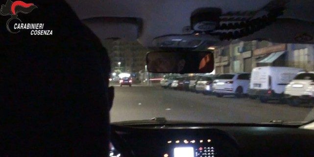 Cosenza, esplosi colpi di pistola nello spazio che ospita l’autostazione