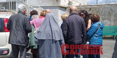 Dolore e sgomento al civico 13 di via Zanotti Bianco a Catanzaro. «Possiamo solo pregare»