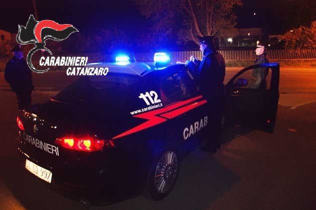 Catanzaro, ruba nella tabaccheria del centro commerciale: in manette un 14enne