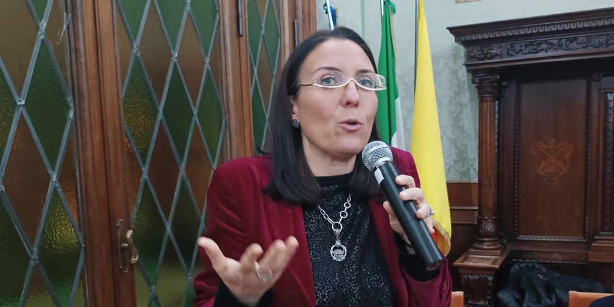 Giusy Caminiti: «Il Ponte non si può fare senza una valutazione ambientale positiva»