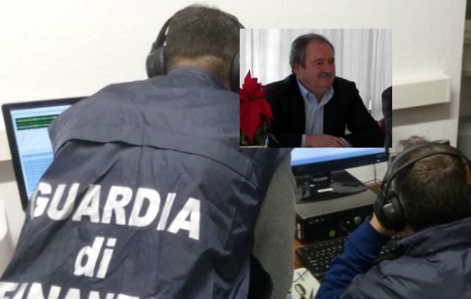 Timbrava il cartellino all'Asp e andava via, ai domiciliari il sindaco di Scalea – VIDEO