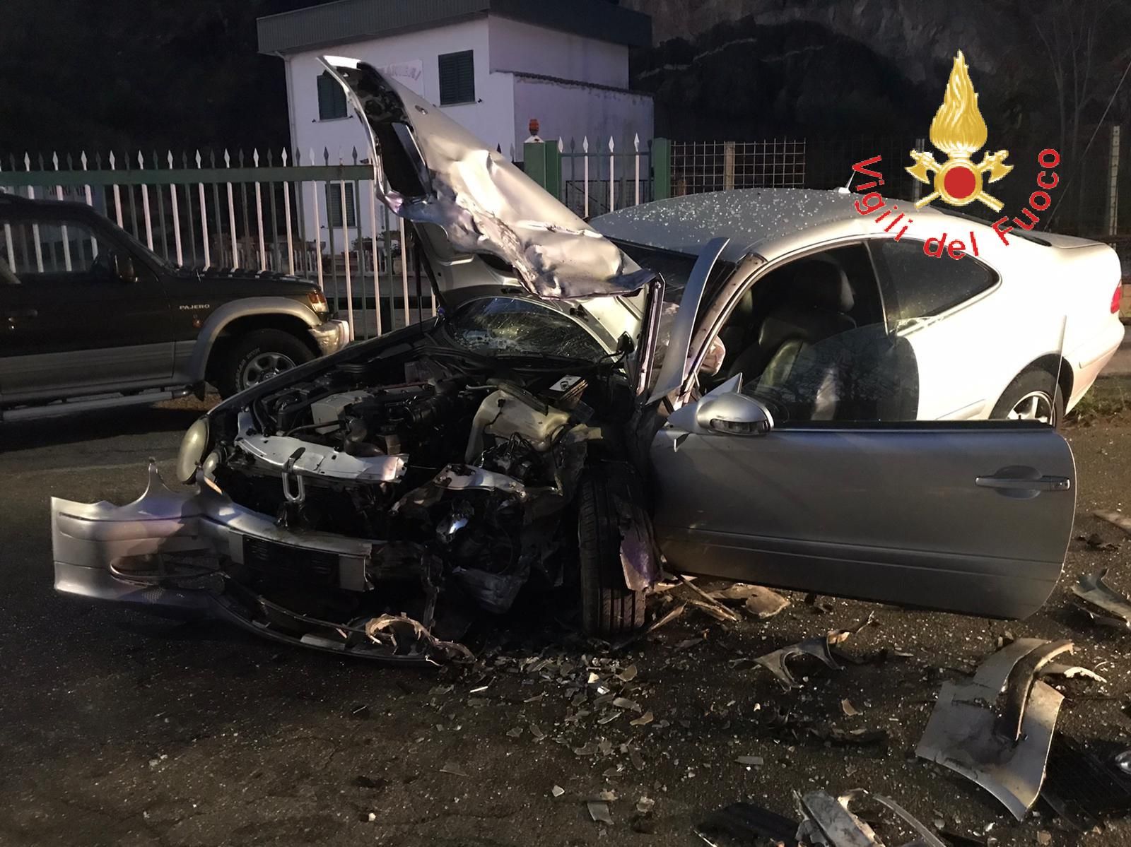 Scontro frontale a Catanzaro, grave un 24enne