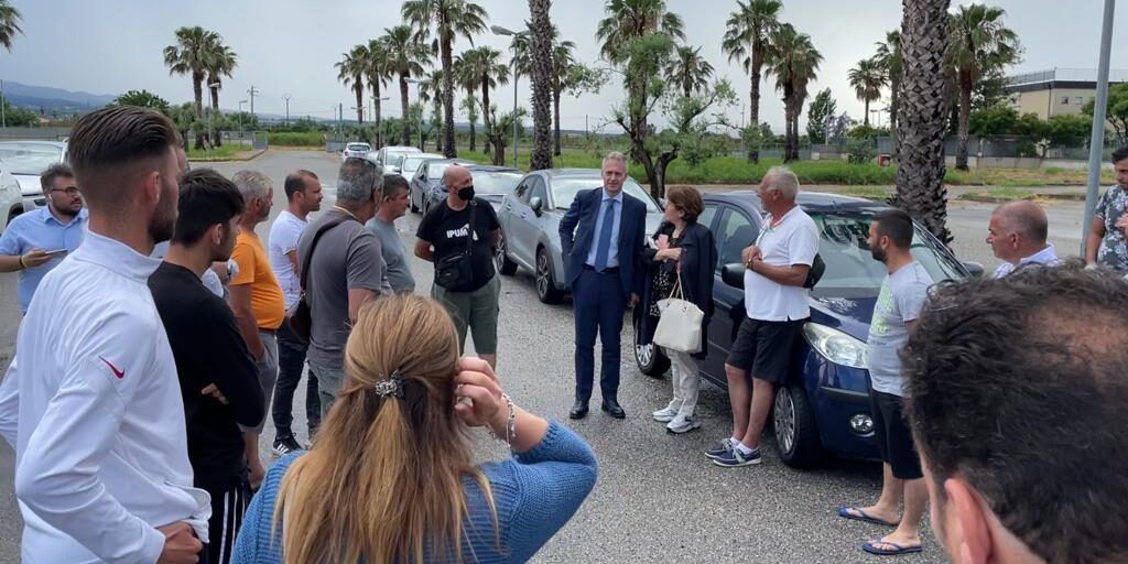 Caro gasolio, protesta della marineria di Schiavonea: «Siamo disperati» – VIDEO