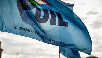 Intimidazione a sindacalista della Uil Calabria, bossolo e bottiglia di benzina sull’auto