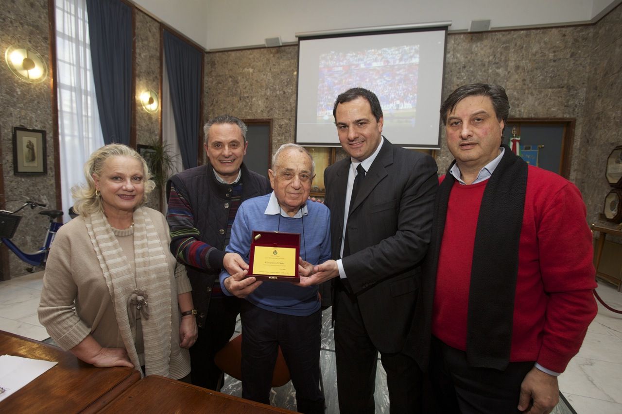 È morto a Cosenza il decano dei giornalisti calabresi Vincenzo D’Atri