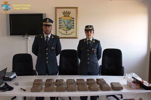 Reggio, sequestrati diciannove chili di cocaina purissima
