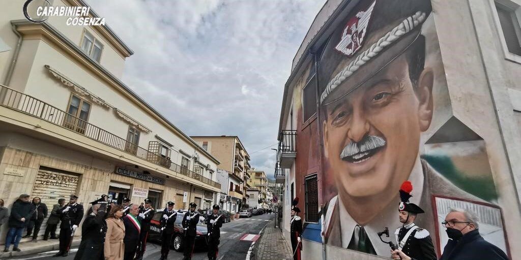 A Diamante inaugurato un murales per il Generale Dalla Chiesa – FOTO