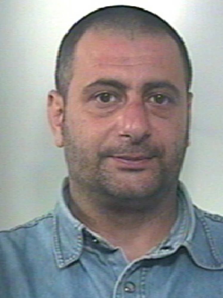 Nascondeva in casa armi e proiettili