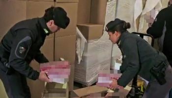 Producevano sigarette di contrabbando, 17 arresti