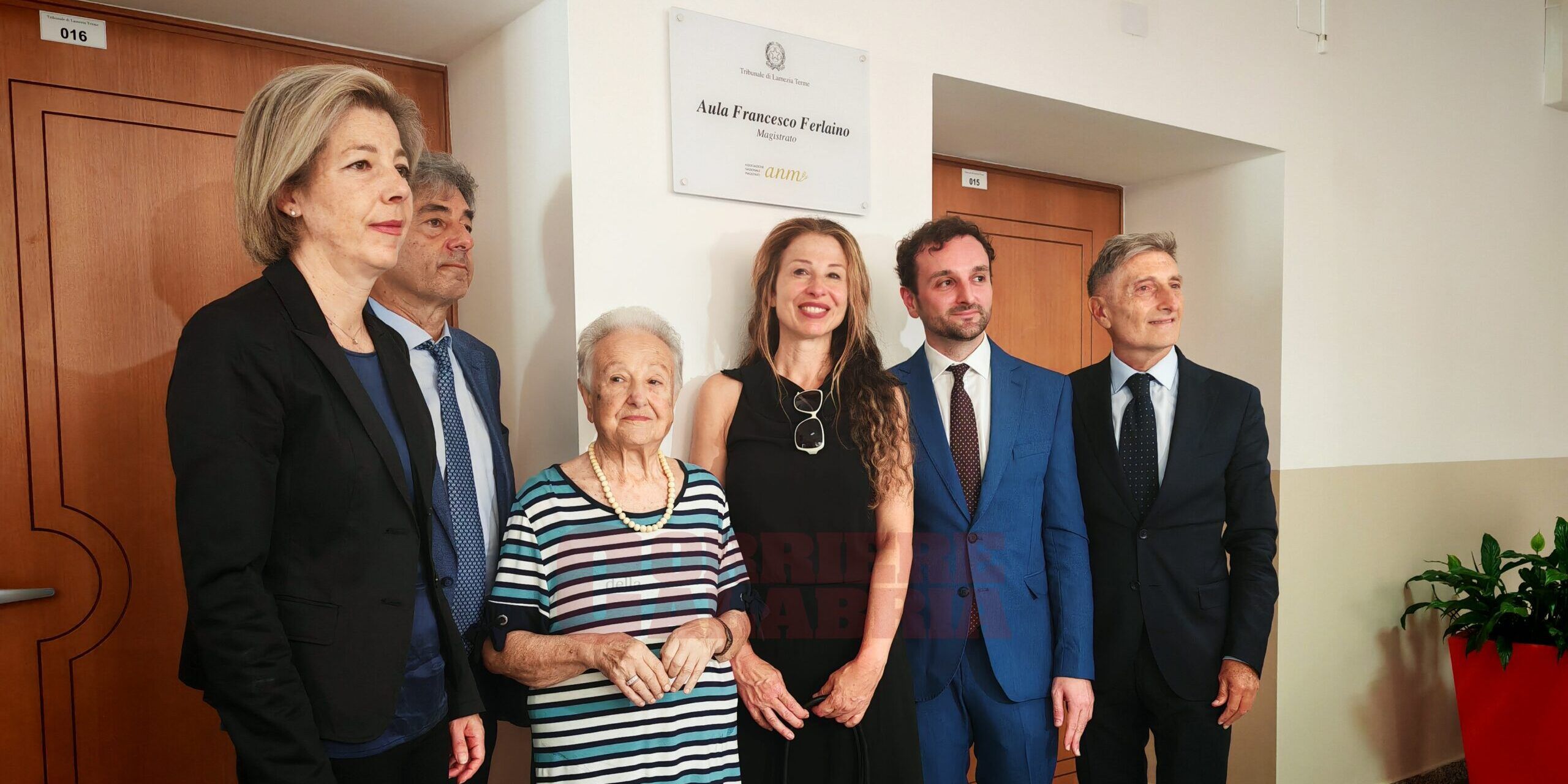 Una targa per Ferlaino, 50 anni dopo, tra memoria e rassegnazione. «Non cerchiamo più nulla» – VIDEO