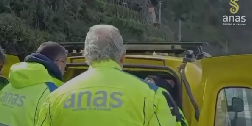 Danni Ciclone Harry, al via gli interventi sulla Ss 18 a Bagnara. In azione i rocciatori – VIDEO