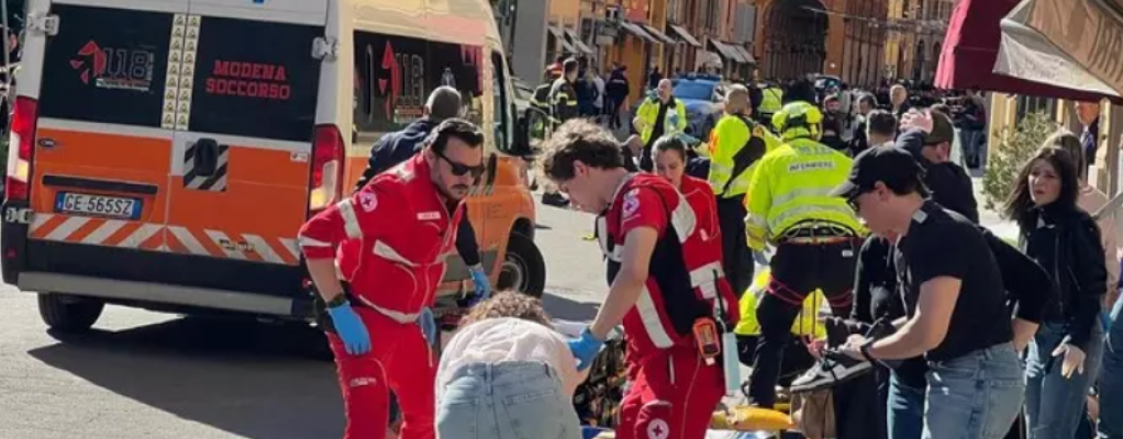 Terrore a Modena: falcia in auto 10 pedoni e accoltella un uomo