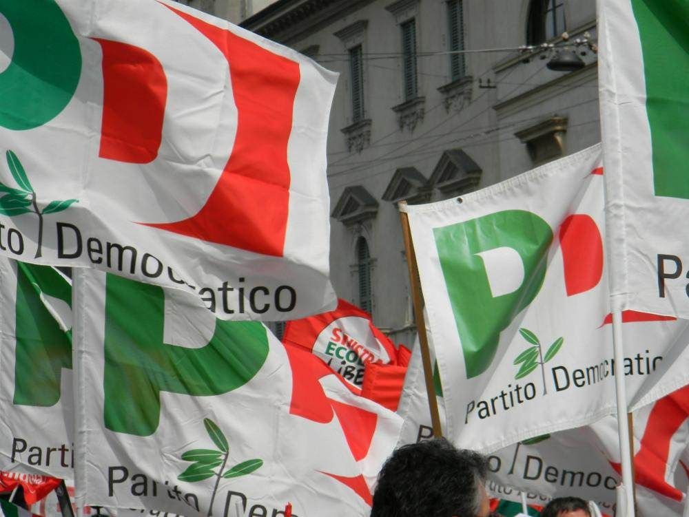 Tutto il Pd contro l'ex ministro: parla come i mafiosi