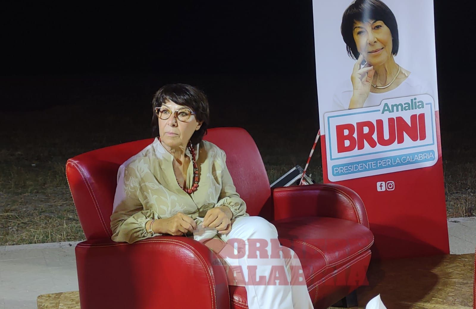 Incendi, Bruni: «Stato di emergenza chiesto con colpevole ritardo»