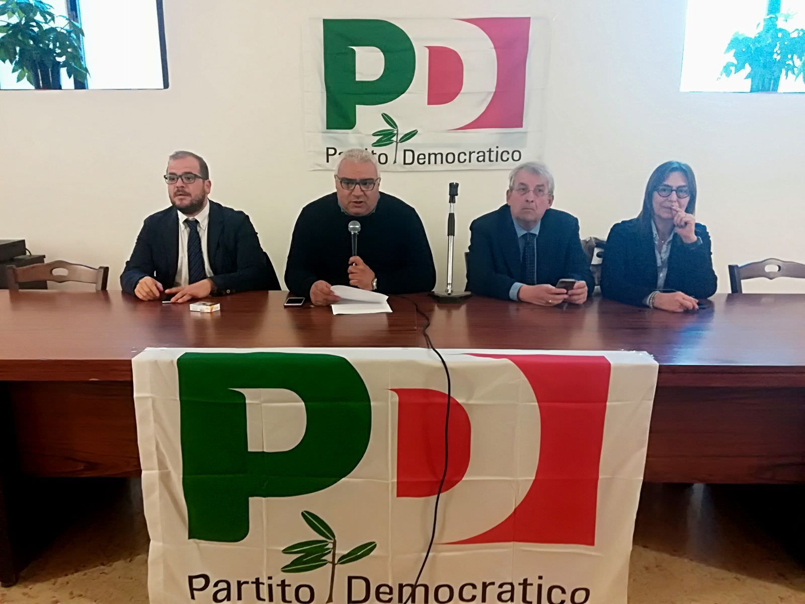 Dems all'attacco: «Disertiamo l'assemblea. Gestione del Pd monarchica»