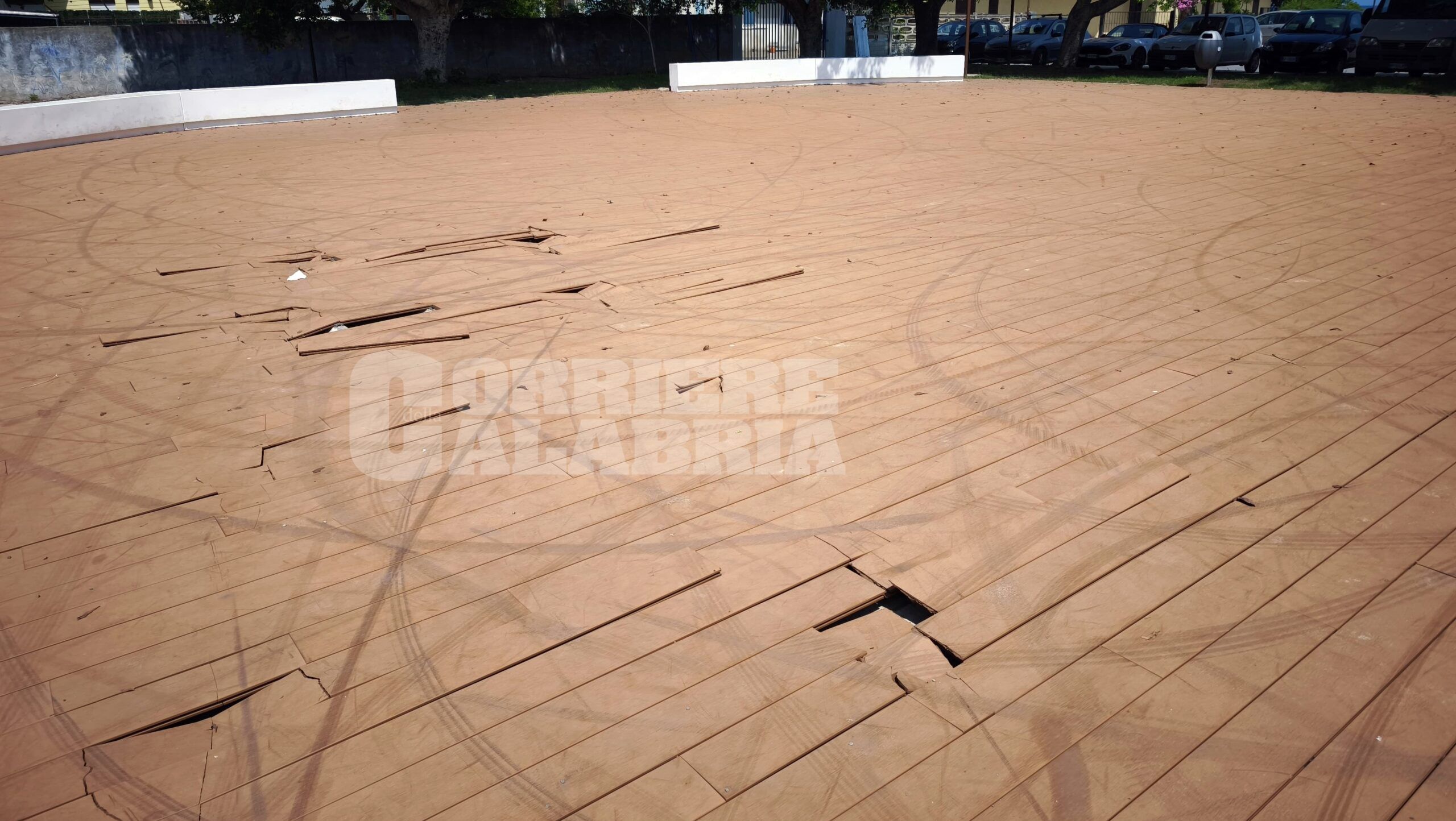 La piazza di Bivona appena ristrutturata già distrutta: «Atto che non rimarrà impunito»