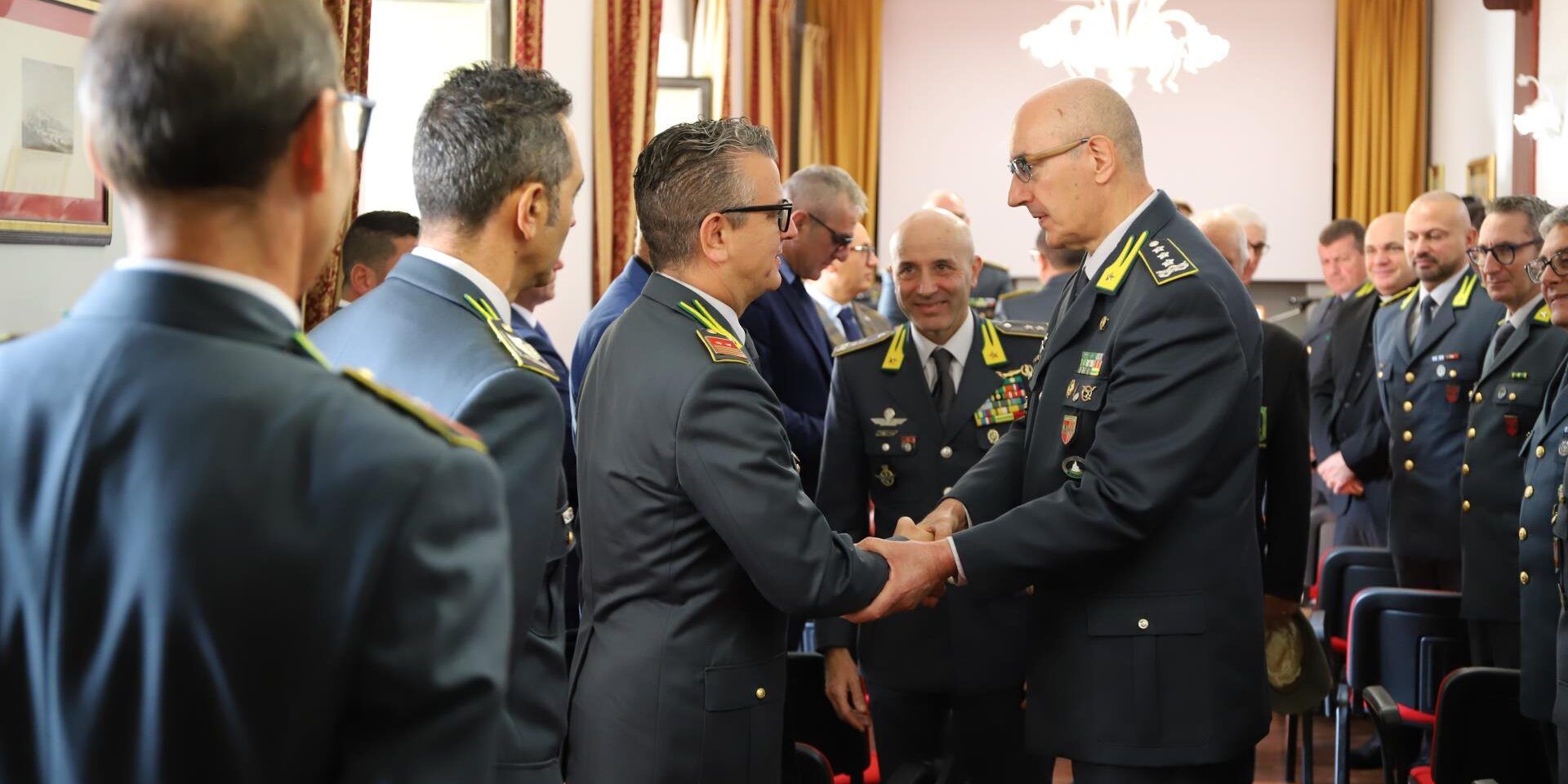 Guardia di finanza, la visita del generale Maggiore al comando regionale della Calabria