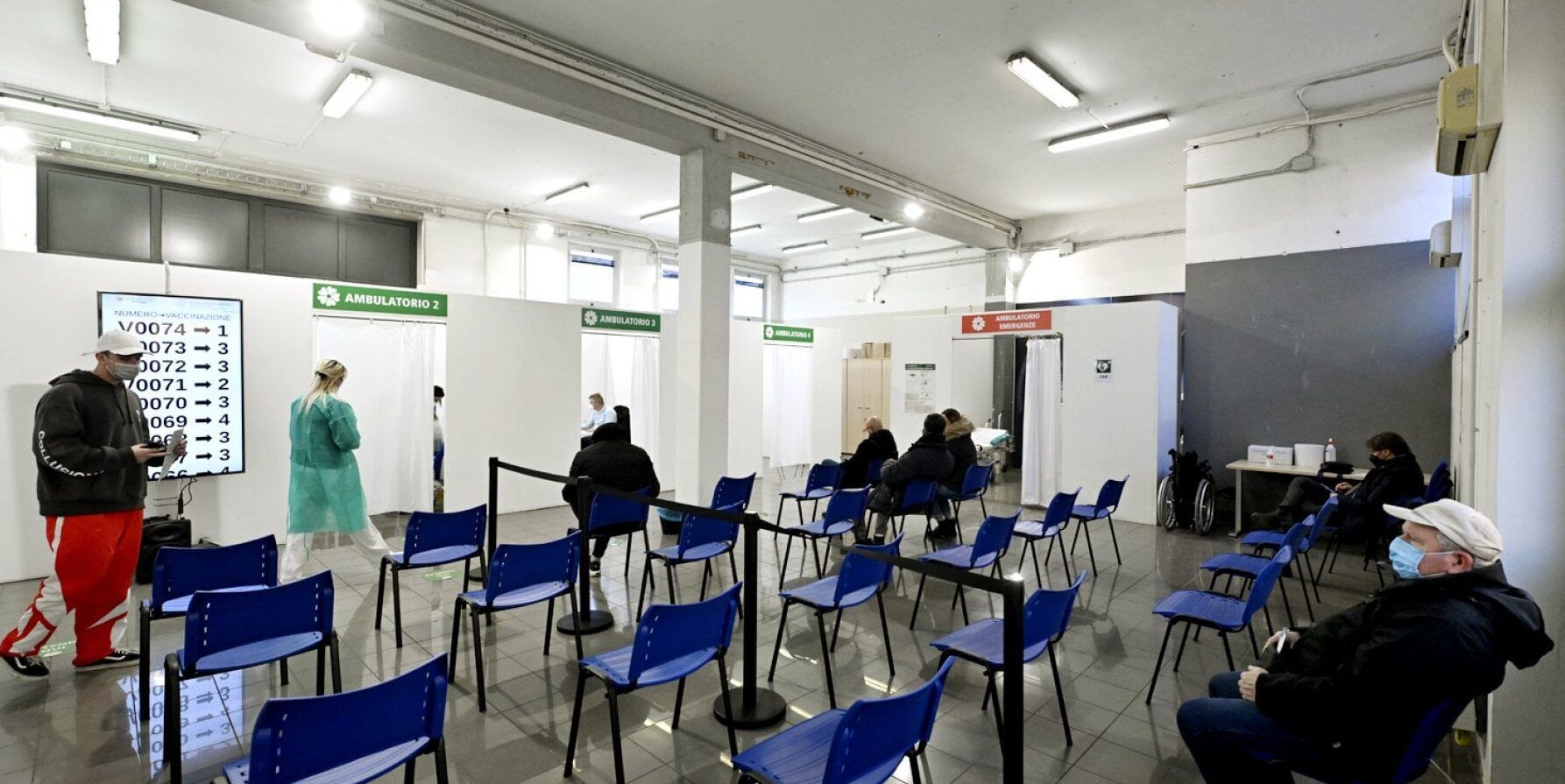 Covid, via libera dall’Aifa alla quarta dose per gli immunodepressi