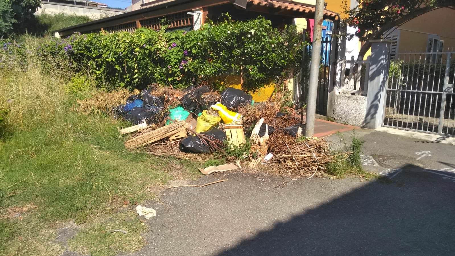 Acqua, spazzatura e viabilità, la denuncia del Meet Up di Falerna – FOTO
