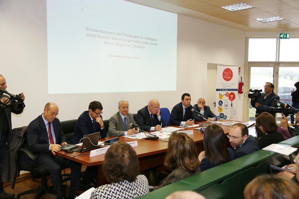«Banda utralarga in tutta la Calabria entro l'anno»