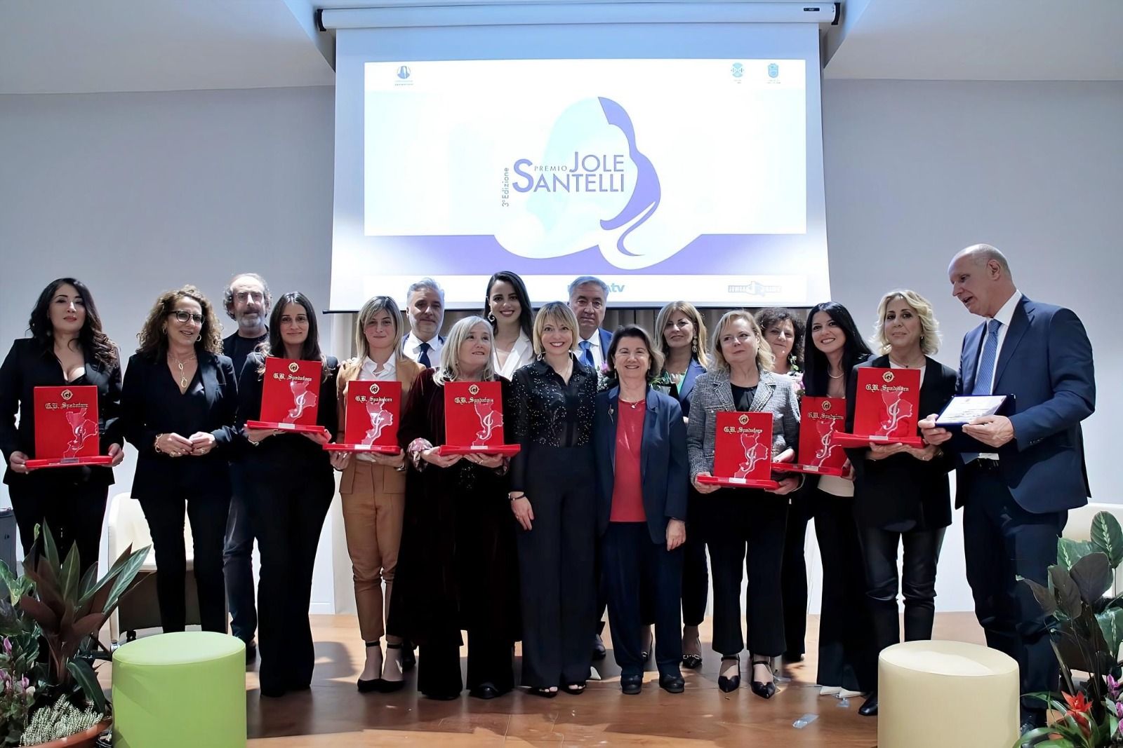 Premio Jole Santelli, riconoscimento a donne delle istituzioni e della cultura