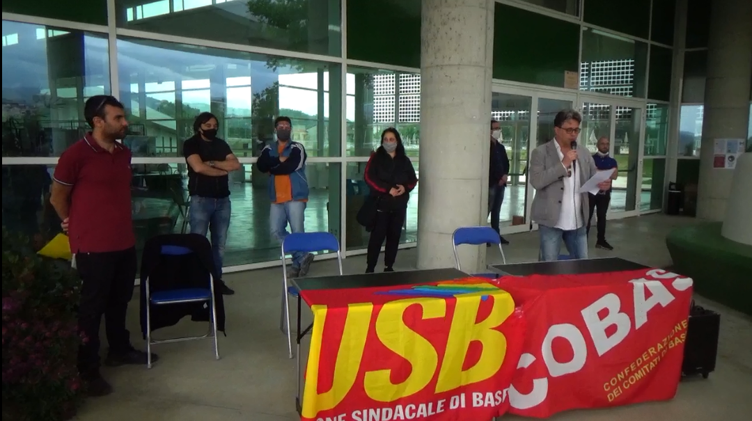 Rende, al "Parco Acquatico" i lavoratori aspettano gli stipendi dello scorso anno – VIDEO