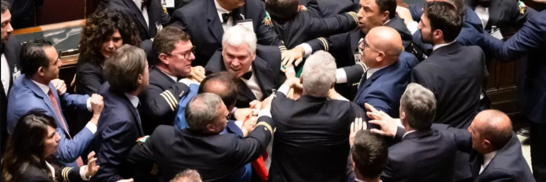 La Camera boccia la modifica del verbale di ieri, le opposizioni: «Vergogna»