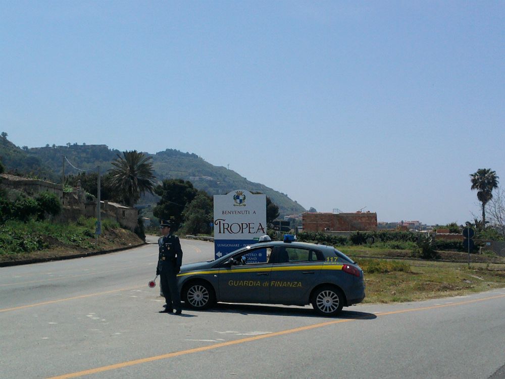 Intestazione fittizia di beni, arrestati gli Alvaro