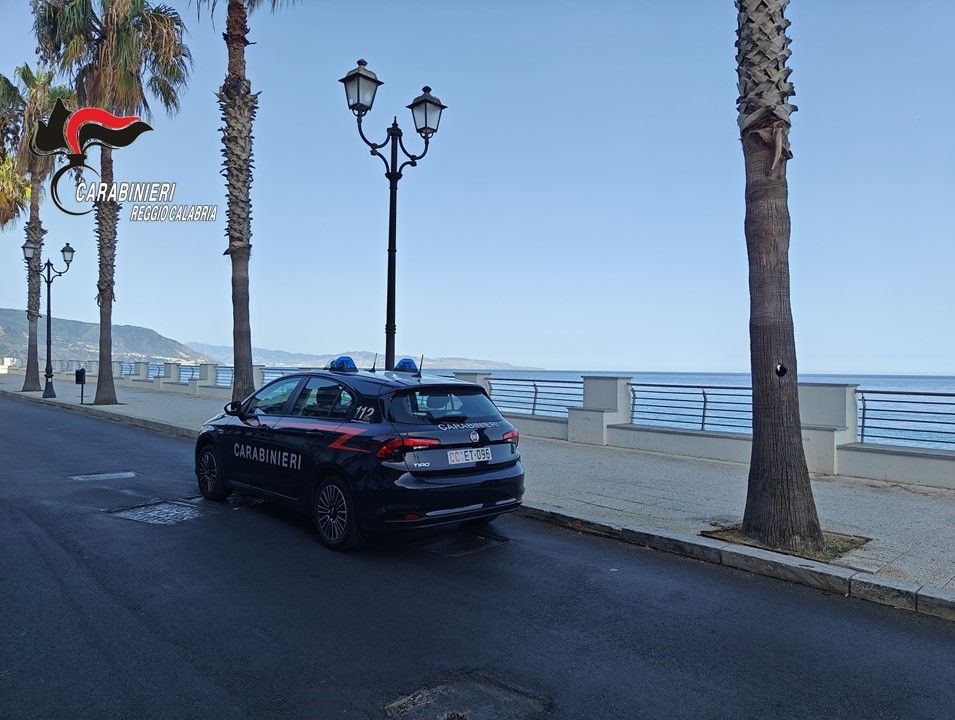 Lavoro in nero e cibo non tracciabile, sequestrato lido nel Reggino