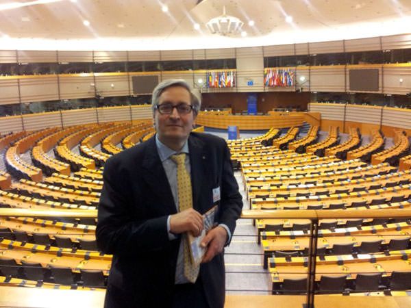 Asp Catanzaro, la denuncia di Fismu: «I commissari vogliono tagliare le indennità ai medici del 118»