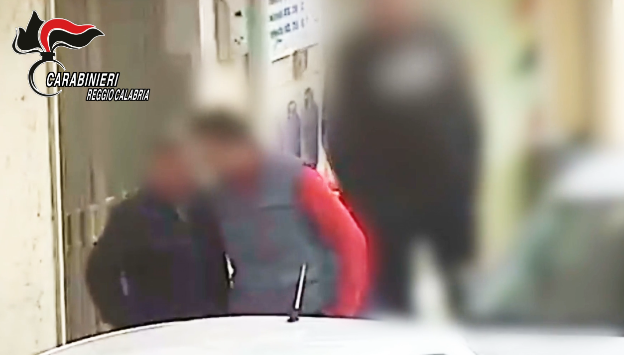 ‘Ndrangheta a Reggio e il controllo di Arangea: la “ricostruzione” del clan, le estorsioni e l’interesse per il bergamotto – VIDEO